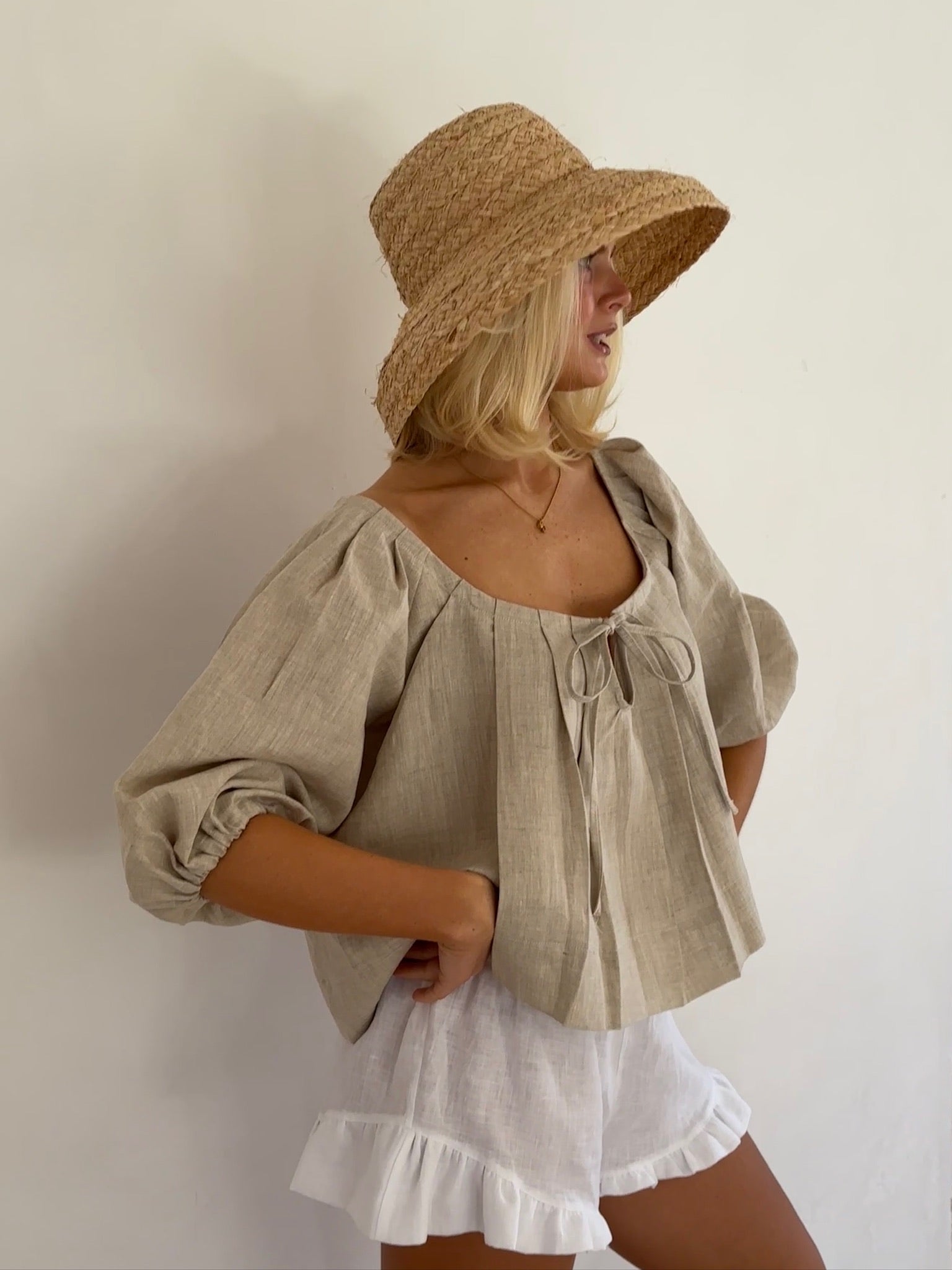 blusa beige de mujer
