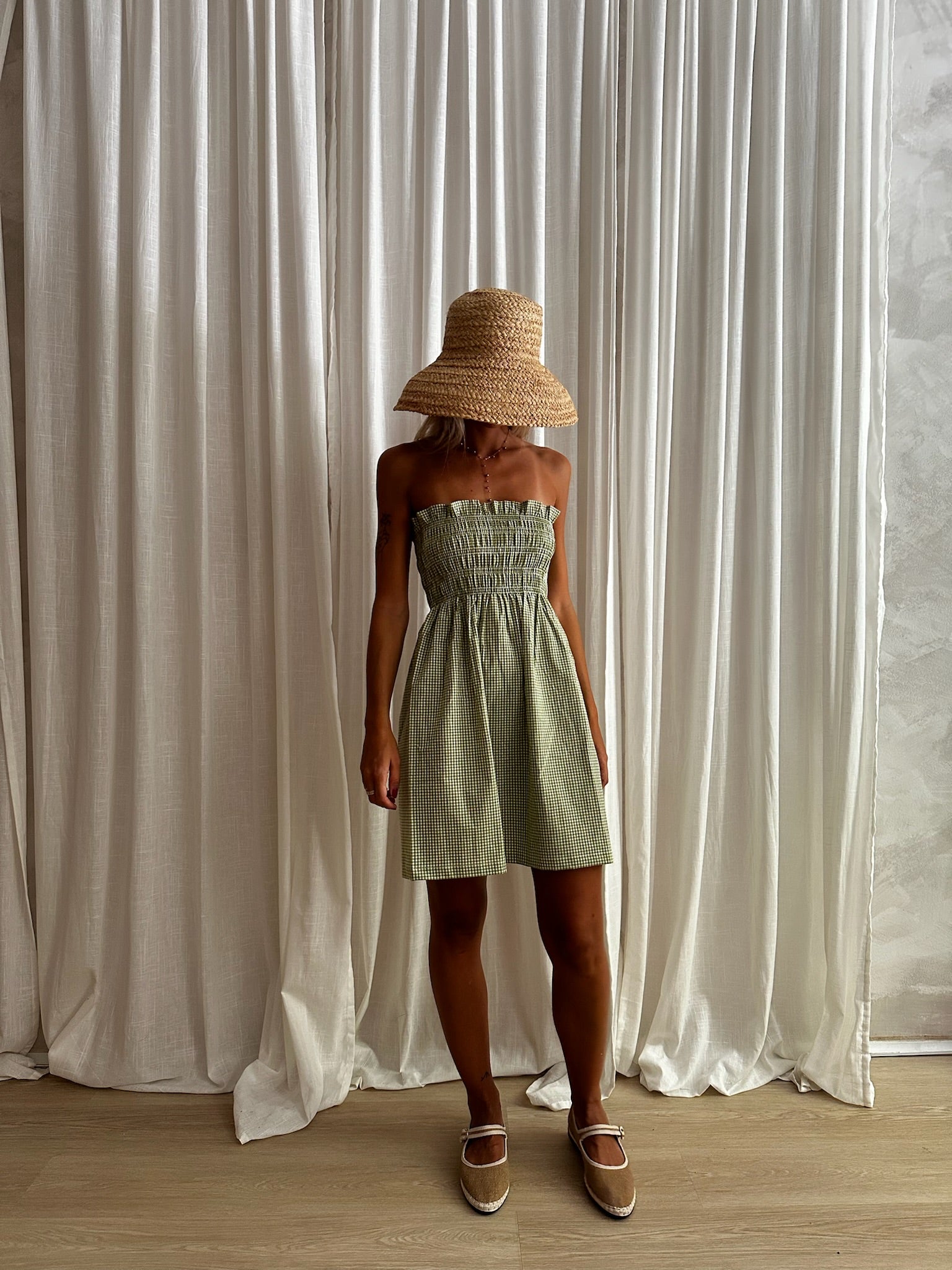 vestido corto de lino verde para mujer