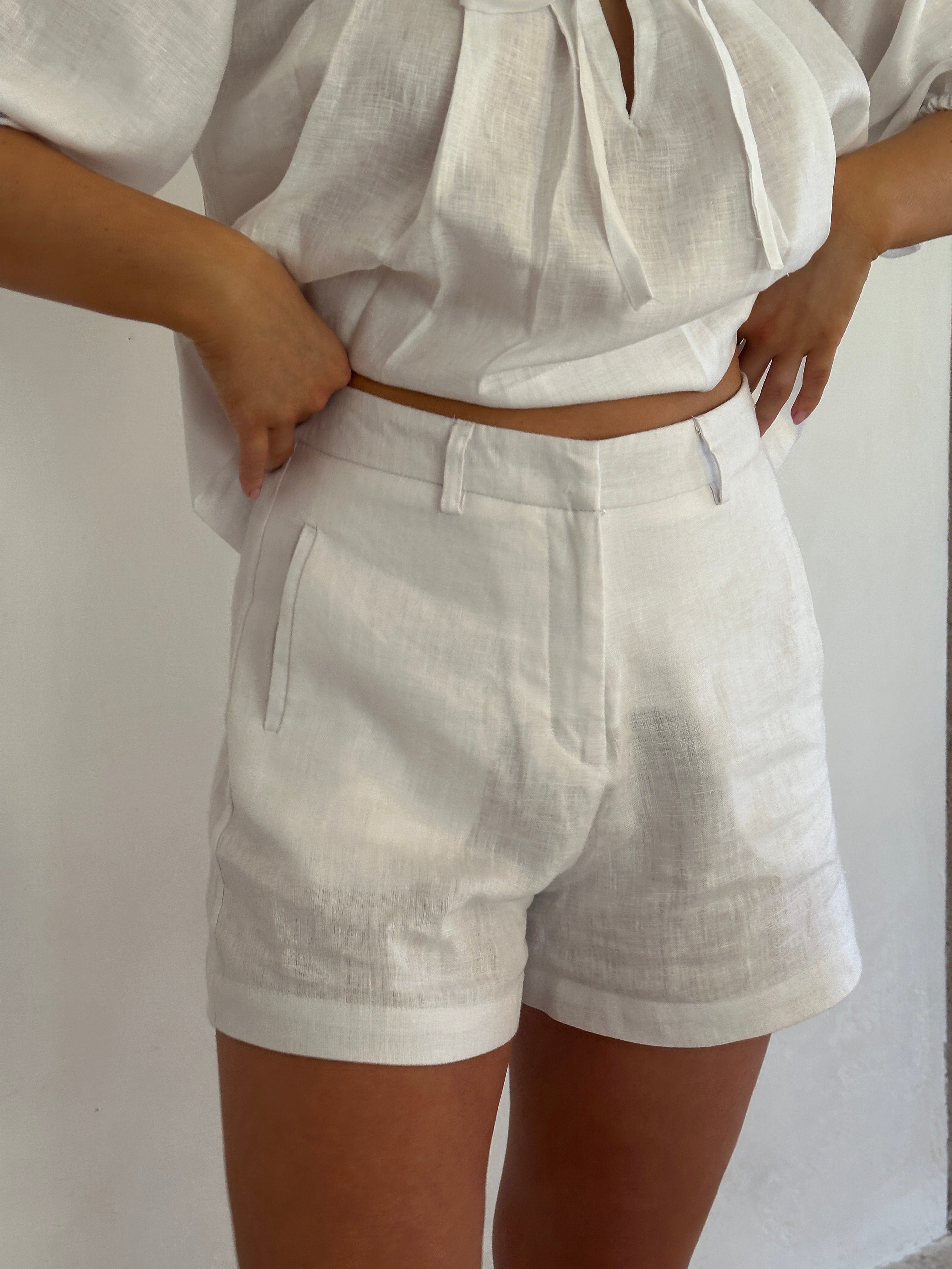 pantalon blanco de lino para mujer
