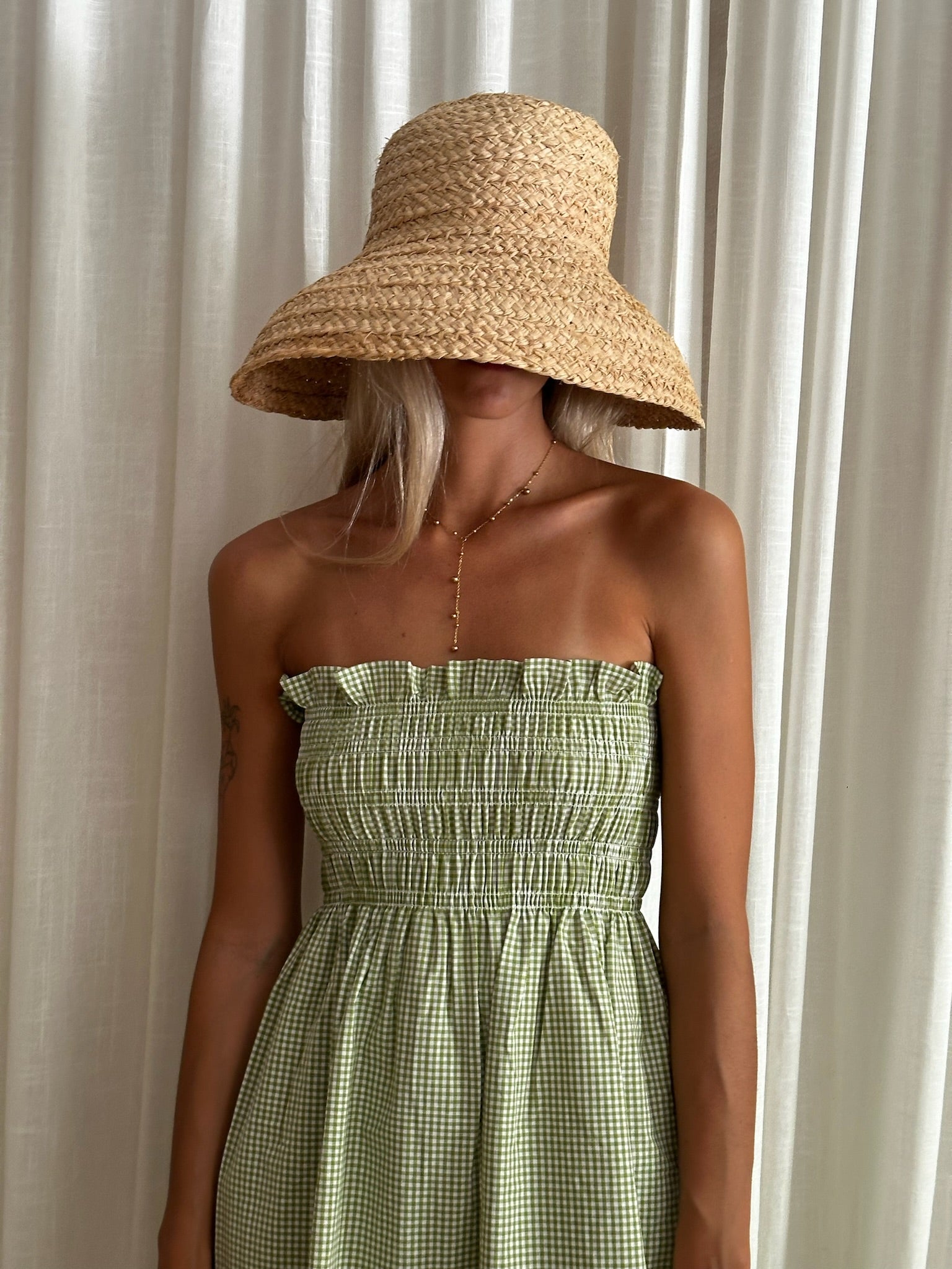 vestido corto de lino verde 