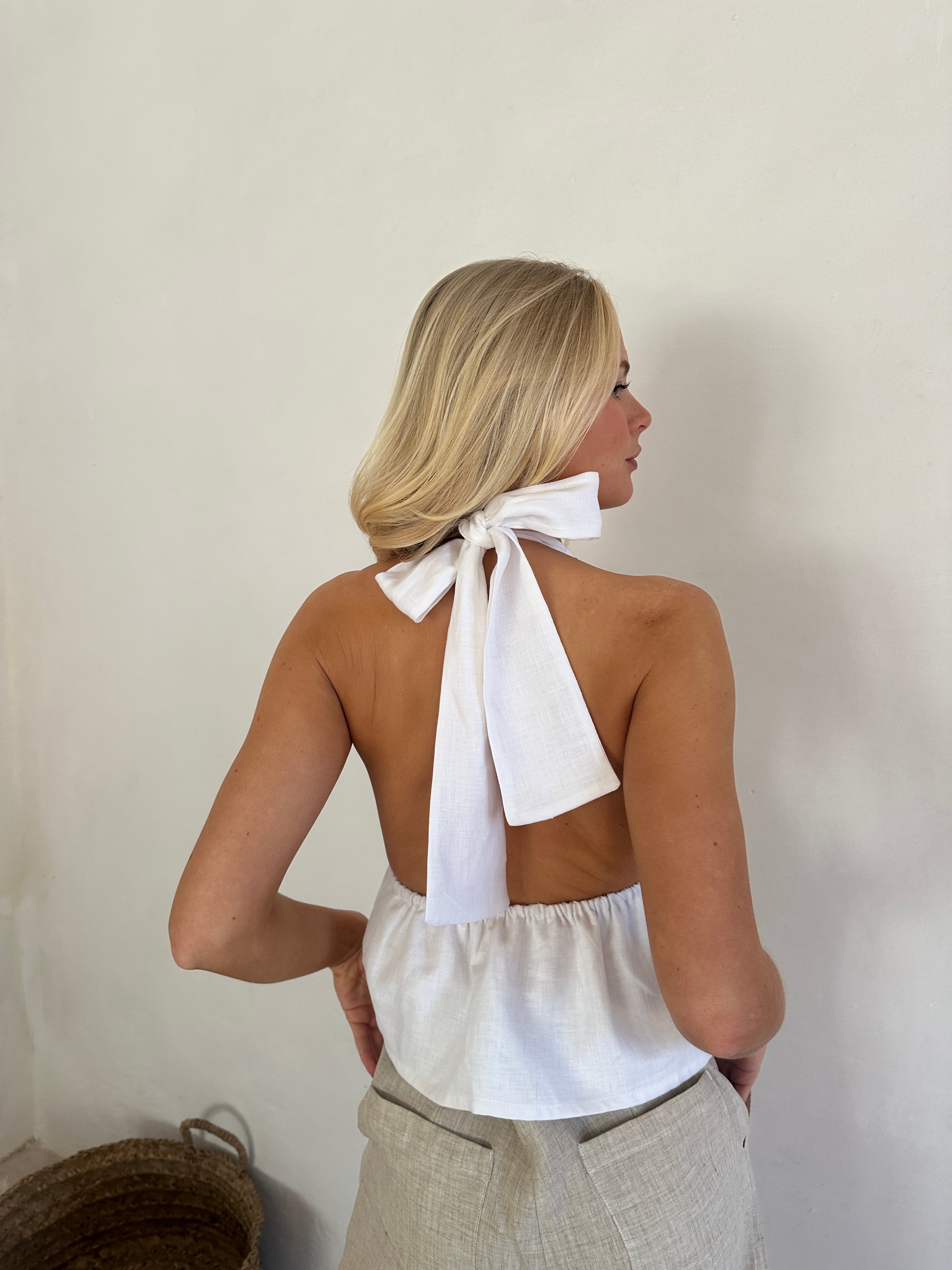 top blanco de lino para mujer