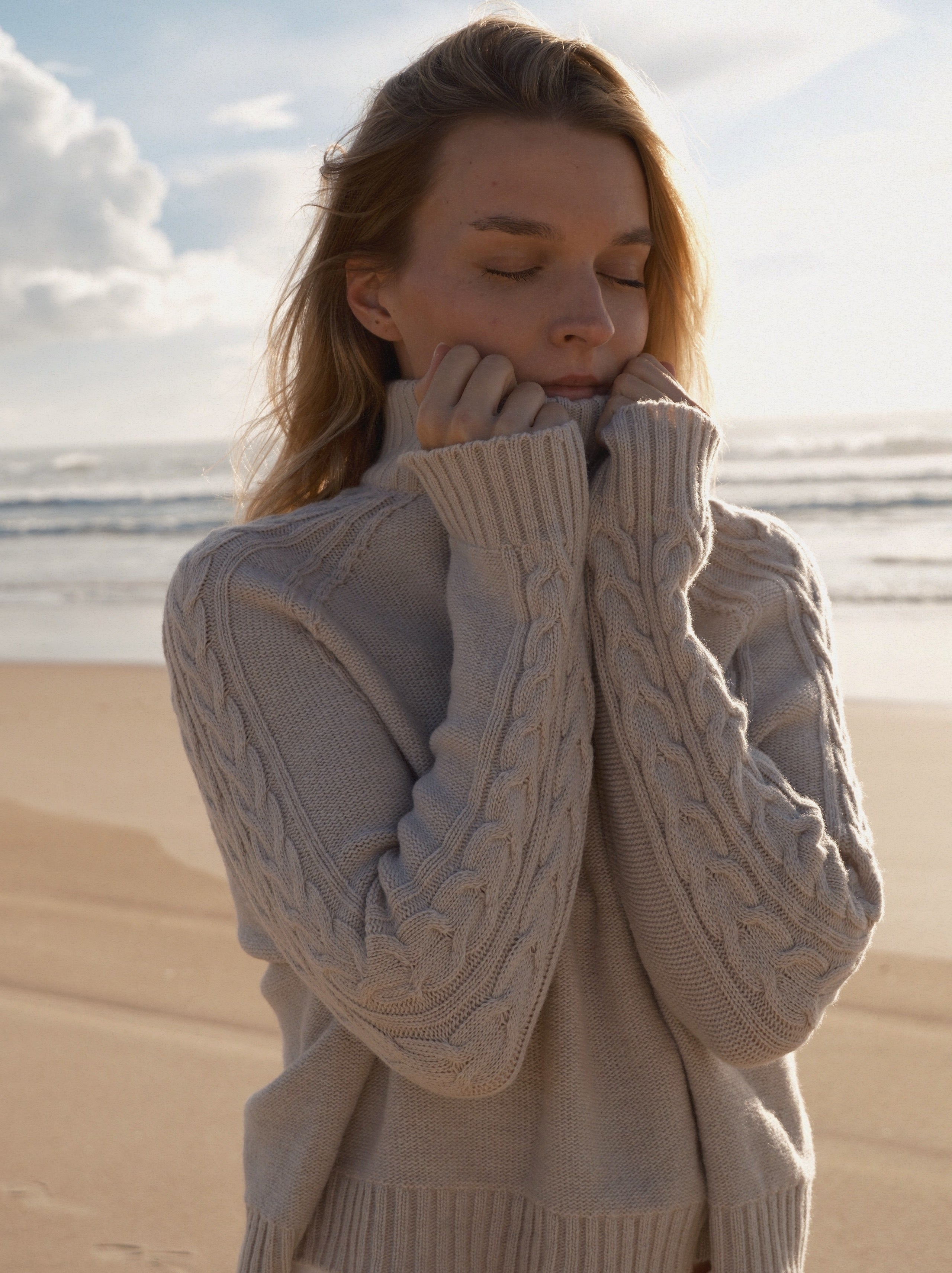 Sweater Sade Cream